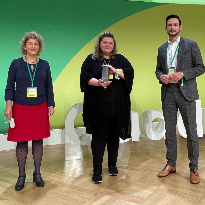 Challenge Days - Zwei Frauen und ein Mann mit Award