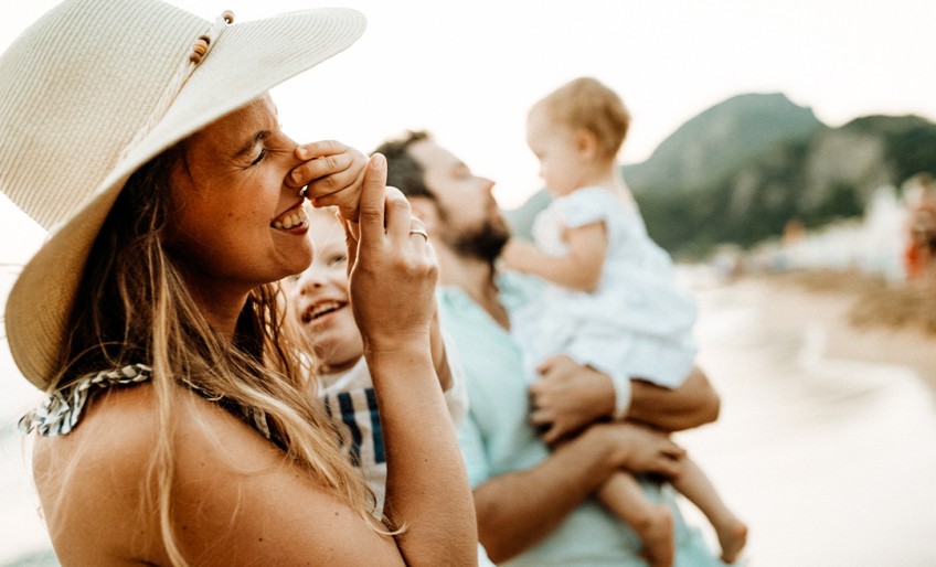 Ratgeber Einbruchschutz - Familie mit Kindern am Strand