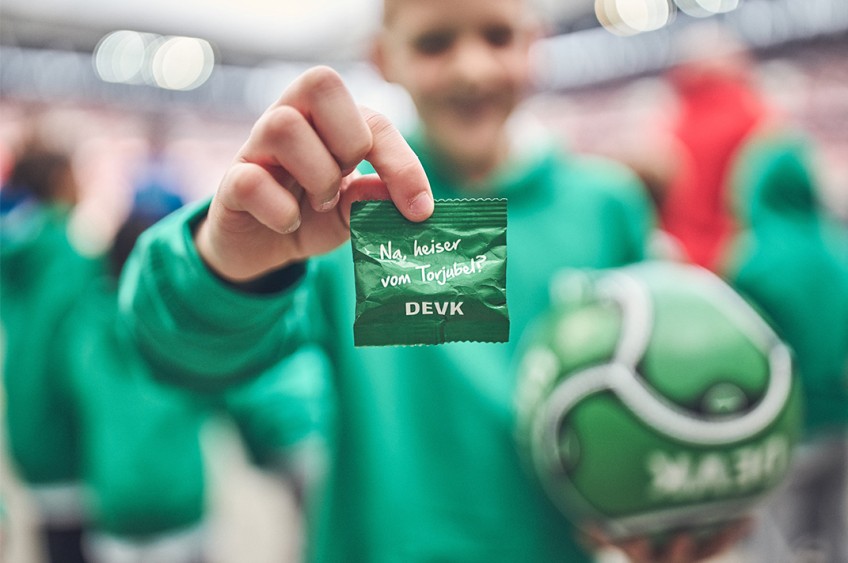 Aktionen rund um Stadion: Detailaufnahme Give-aways