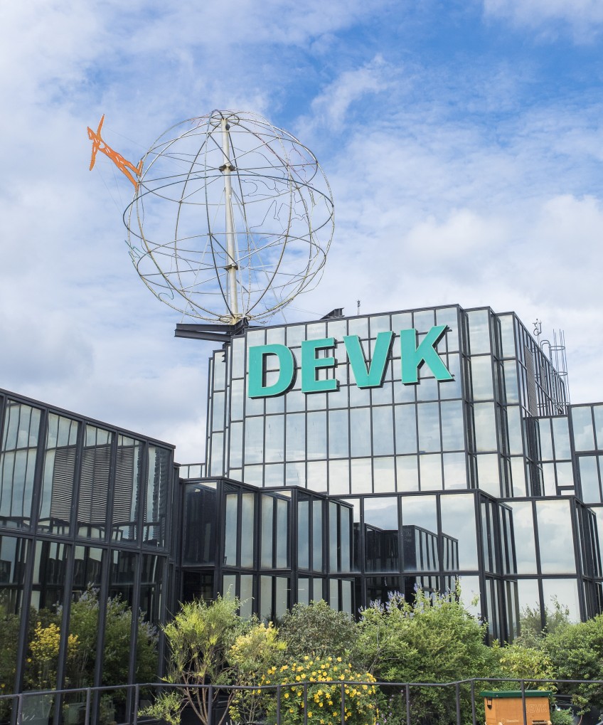 Mediathek - DEVK Zentrale mit Kölner Kugel