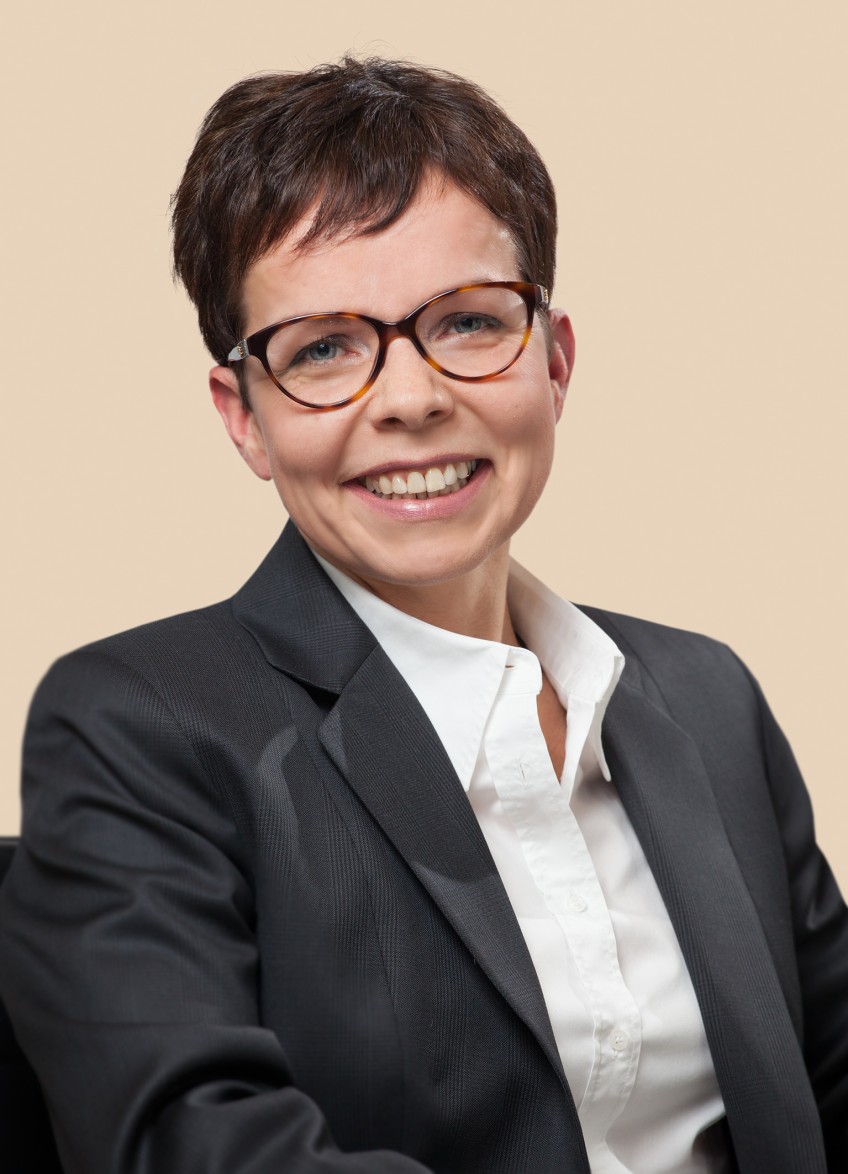 Pressemitteilung DEVK-Vorstand - Frau Tarja Radler