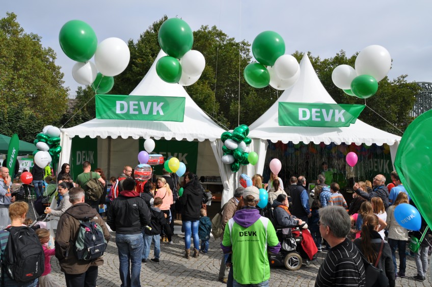 Pressemitteilugn Weltkindertag - DEVK Stand 