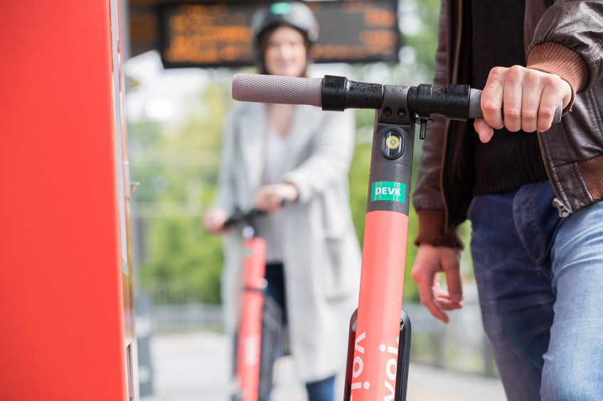 Pressemitteilung - Nahaufnahme E-Roller