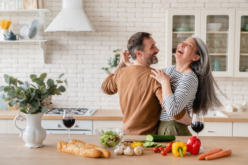 Pressemitteilung Valentinstag: Pärchen in der Küche